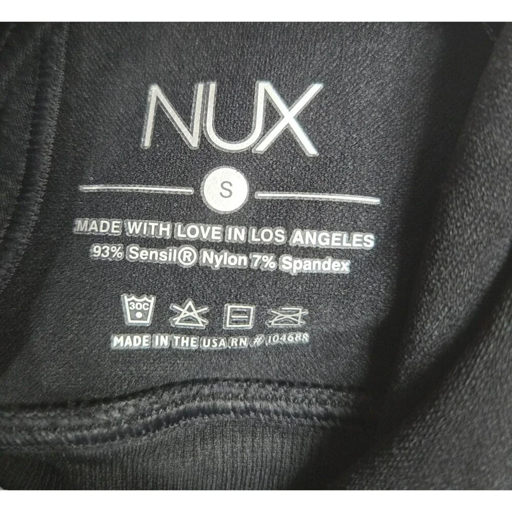 Nux Women's Size Small Black Ribbed Criss Cross Back Wirefree Sports Bra‎ NWOT